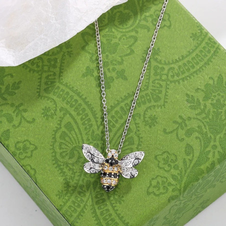 Vue de face Collier Abeille Éclat Cristallin