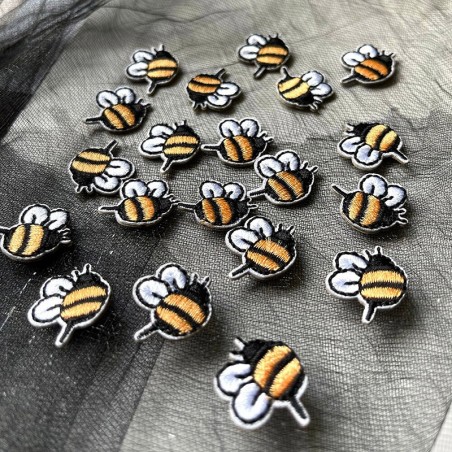écussons brodé mini abeille jaune -Modèle 2
