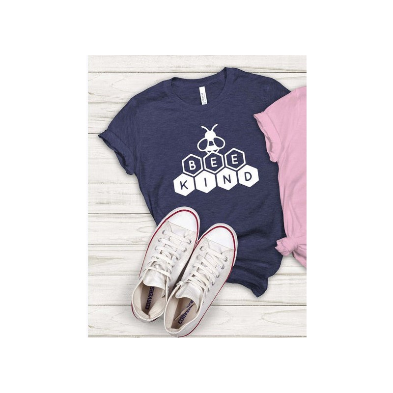 T-shirt Abeille en forme de nid d'abeille Design avec inscription Bee Kind - bleu