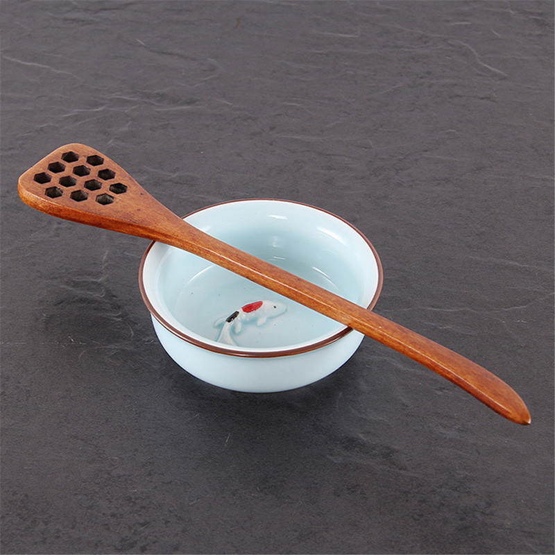 Cuillère à miel trouées en bois - Modèle 2