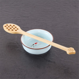 Cuillère à miel trouées en bois - Modèle 3