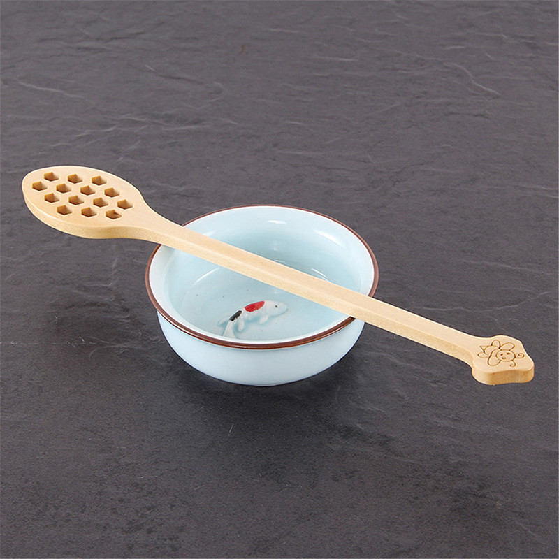 Cuillère à miel trouées en bois - Modèle 3