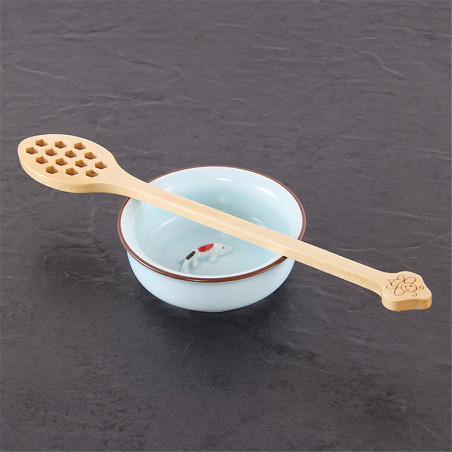 Cuillère à miel trouées en bois - Modèle 3