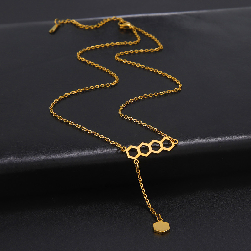 Collier pendentif alvéole couleur argentée ou dorée modèle or