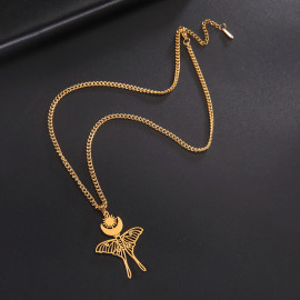 Collier papilion doré avec lune et soleil