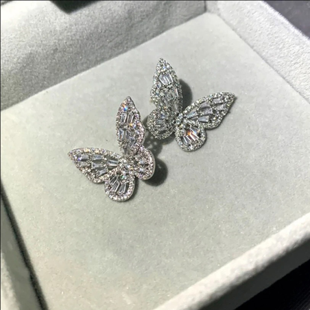 Boucles d'oreilles papillon en cristal - couleur argent