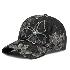 Casquette Papillonl brodée de Fleurs et de Papillons en dentelle et Strass