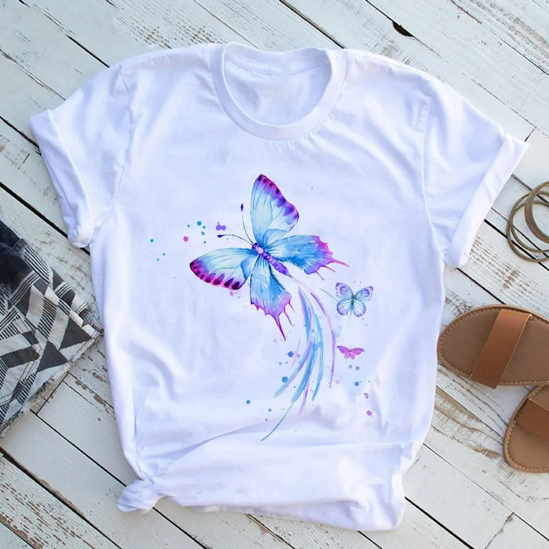 T-shirt Vol de Papillons aux Couleurs Vives modèle 5