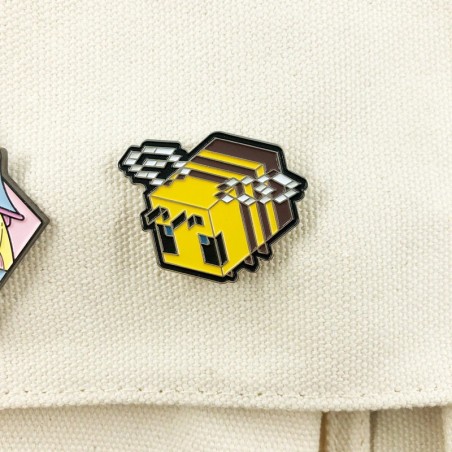 Broche Pixel abeille minecraft en émail doux !