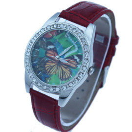 Montre Papillon Cadran Strass Grand Papillon avec bracelet en cuir couleur Rouge