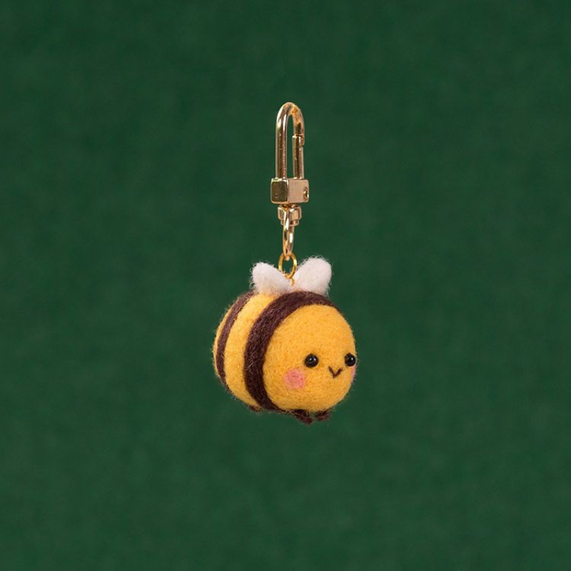 Porte-clés Adorable Petite Abeille faite main en feutre de laine - modele 2
