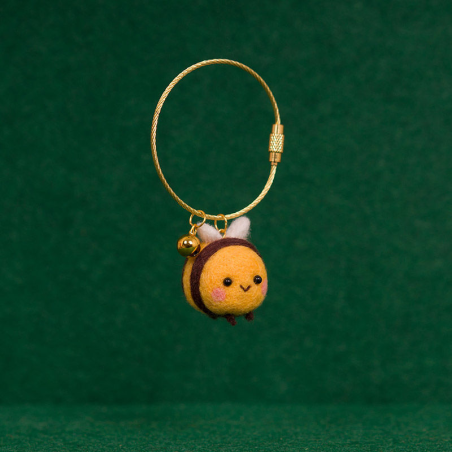 Porte-clés Adorable Petite Abeille faite main en feutre de laine - modele 3