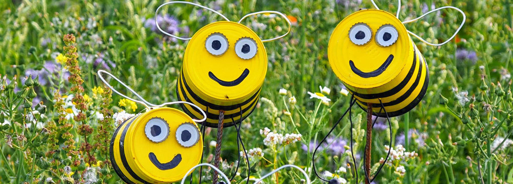 Découvrez notre sélection de décoration jardin abeille !